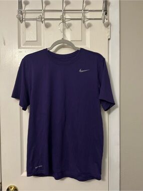 Nike Men’s Purple Short Sleeve Athletic Tee with Swoosh